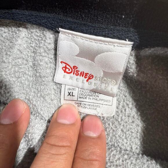 Disney Vintage Grey Fleece Sweatshirt Mickey Mouse Patch Size XL 28x28 - Picture 4 of 7